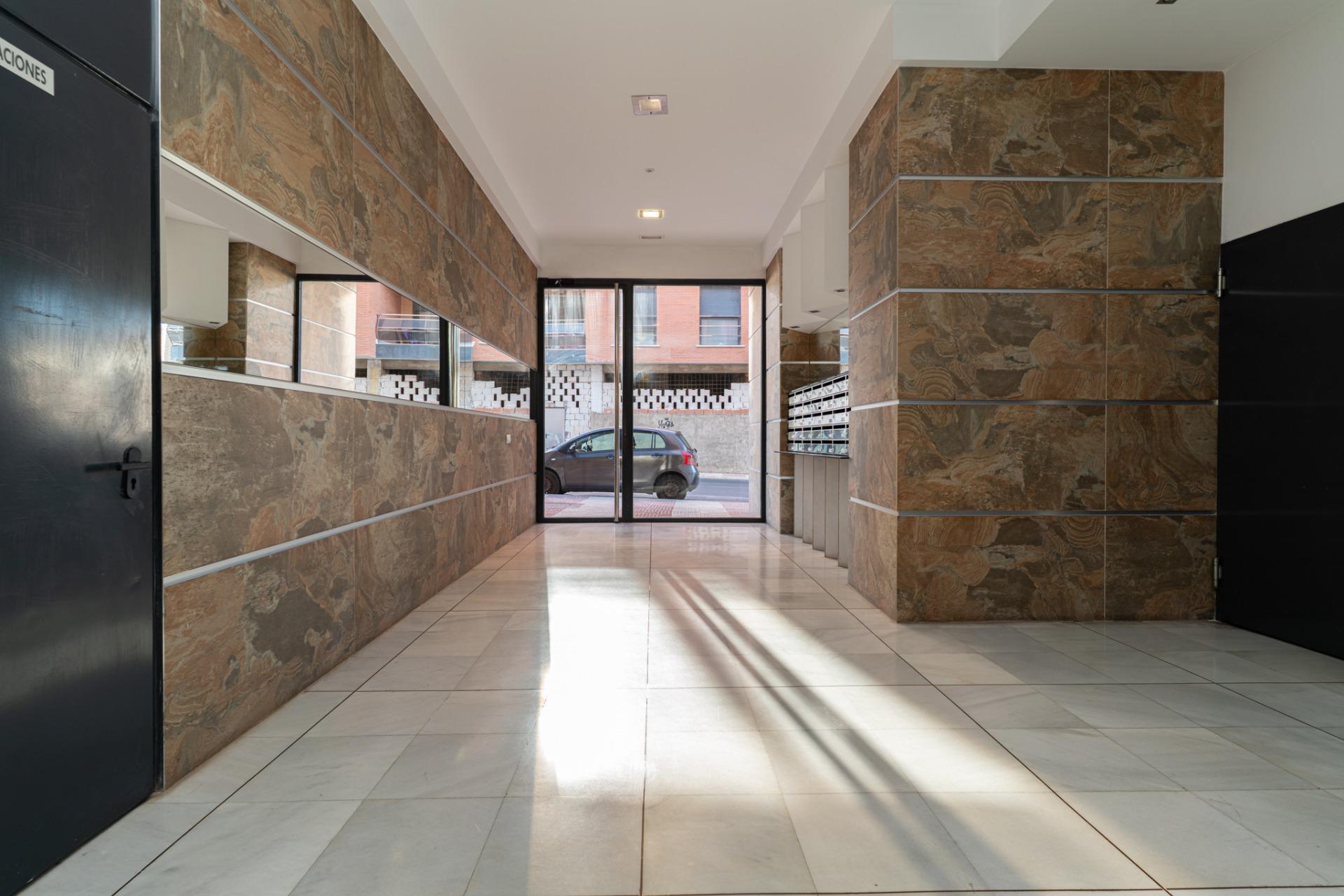 Amplio y Moderno Apartamento en Aguadulce Sur por solo €185