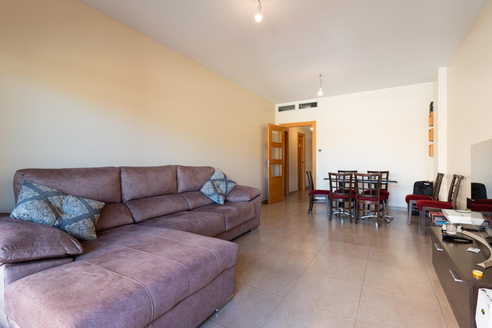 Amplio y Moderno Apartamento en Aguadulce Sur por solo €185