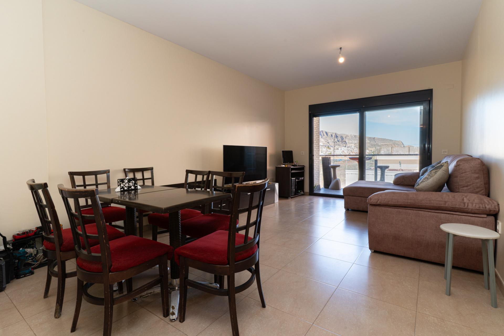 Amplio y Moderno Apartamento en Aguadulce Sur por solo €185