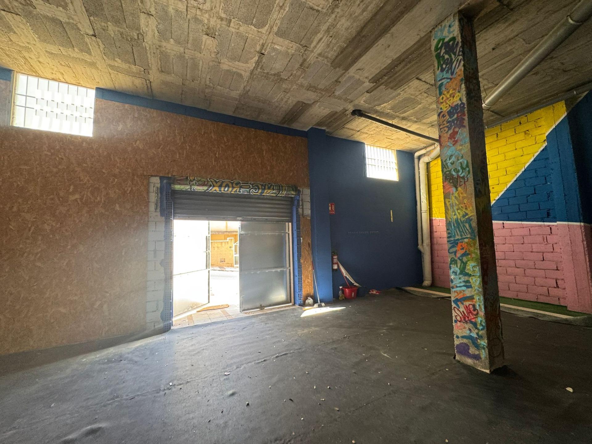 Tu negocio donde está la acción: local de 220 m2 en Aguadulce en Aguadulce Almeria foto 3 Tu negocio donde está la acción: local de 220 m2 en Aguadulce