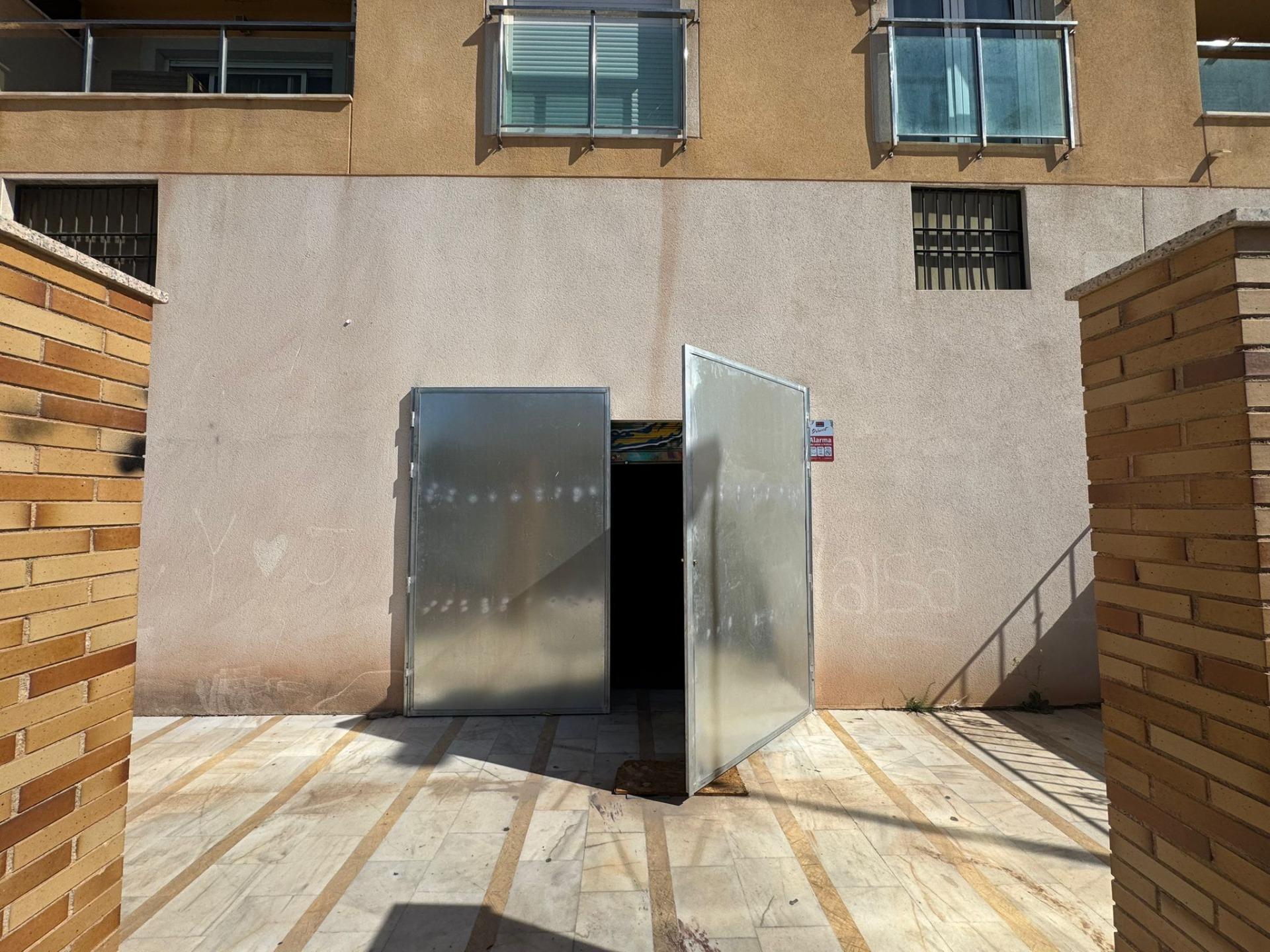 Tu negocio donde está la acción: local de 220 m2 en Aguadulce en Aguadulce Almeria foto 4 Tu negocio donde está la acción: local de 220 m2 en Aguadulce