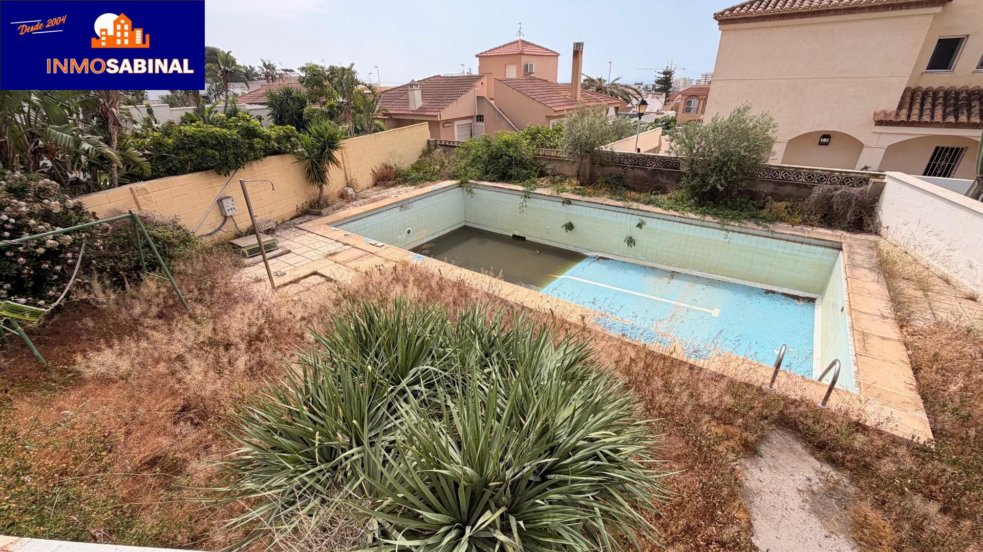 Almería por €460