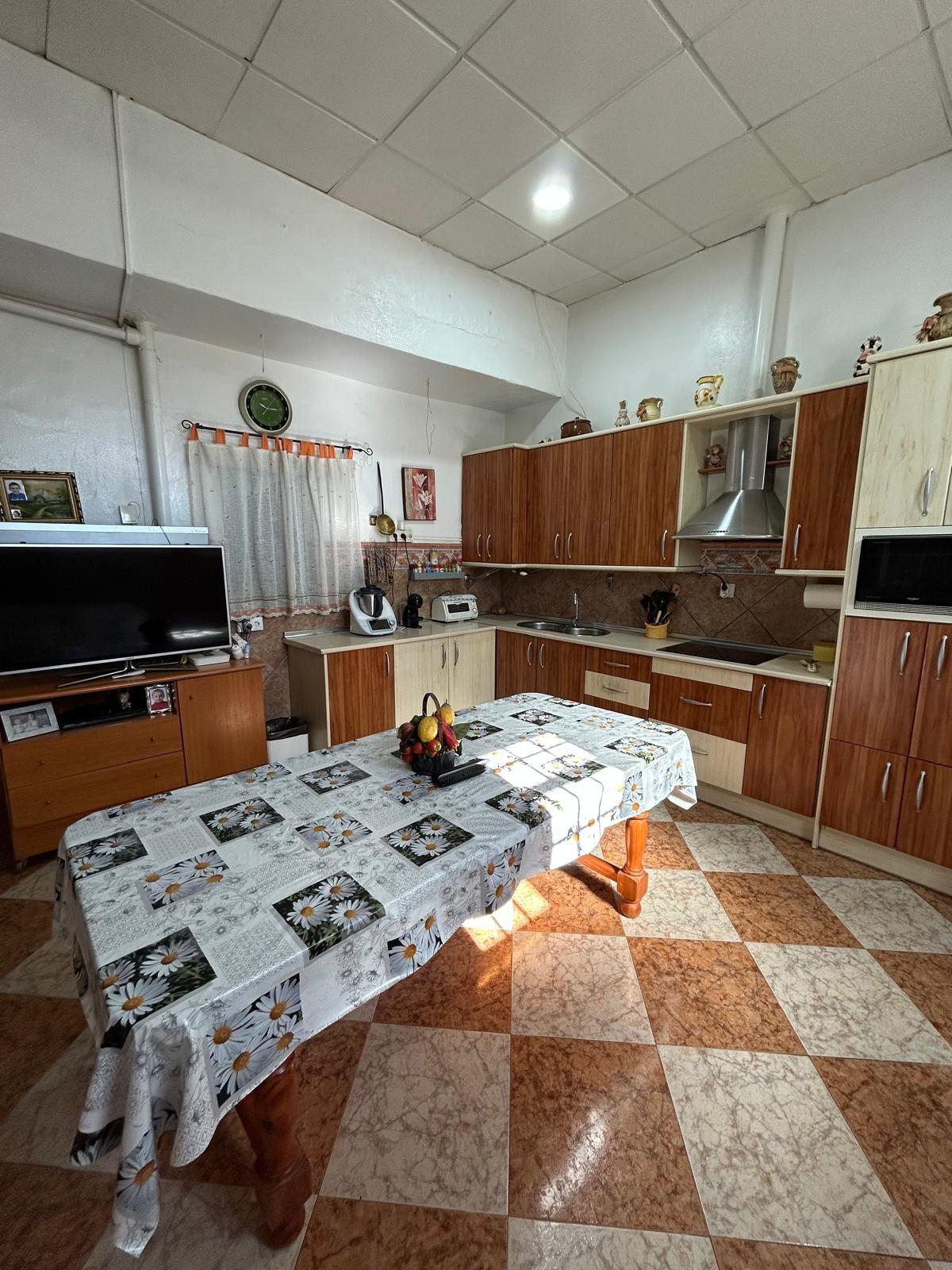 Encantadora Casa en Vicar: Espacio y Confort a tu Alcance