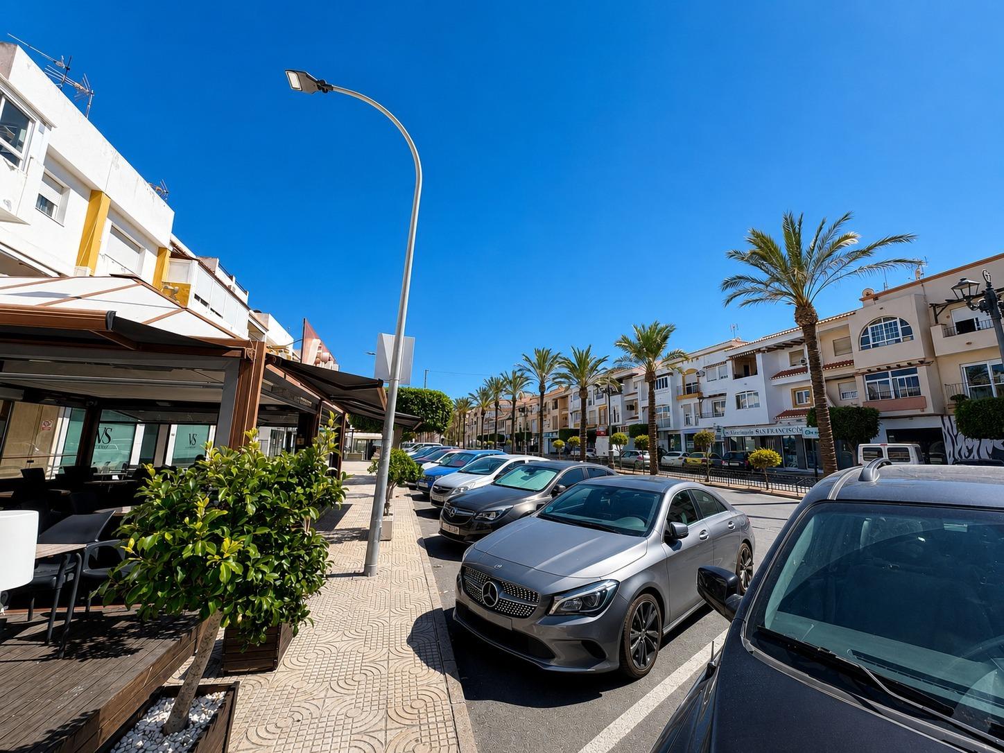 OPORTUNIDAD ÚNICA – LOCAL REFORMADO A ESTRENAR POR SOLO 500€/MES en Roquetas de Mar foto 3 OPORTUNIDAD ÚNICA – LOCAL REFORMADO A ESTRENAR POR SOLO 500€/MES