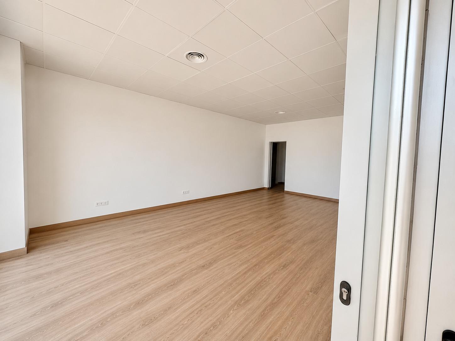OPORTUNIDAD ÚNICA – LOCAL REFORMADO A ESTRENAR POR SOLO 500€/MES en Roquetas de Mar foto 4 OPORTUNIDAD ÚNICA – LOCAL REFORMADO A ESTRENAR POR SOLO 500€/MES