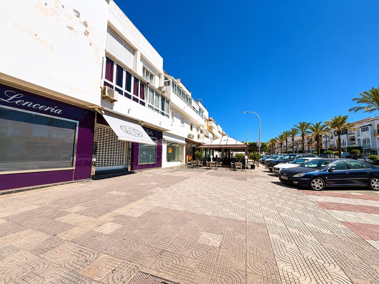 OPORTUNIDAD ÚNICA – LOCAL REFORMADO A ESTRENAR POR SOLO 500€/MES en Roquetas de Mar foto 5 OPORTUNIDAD ÚNICA – LOCAL REFORMADO A ESTRENAR POR SOLO 500€/MES