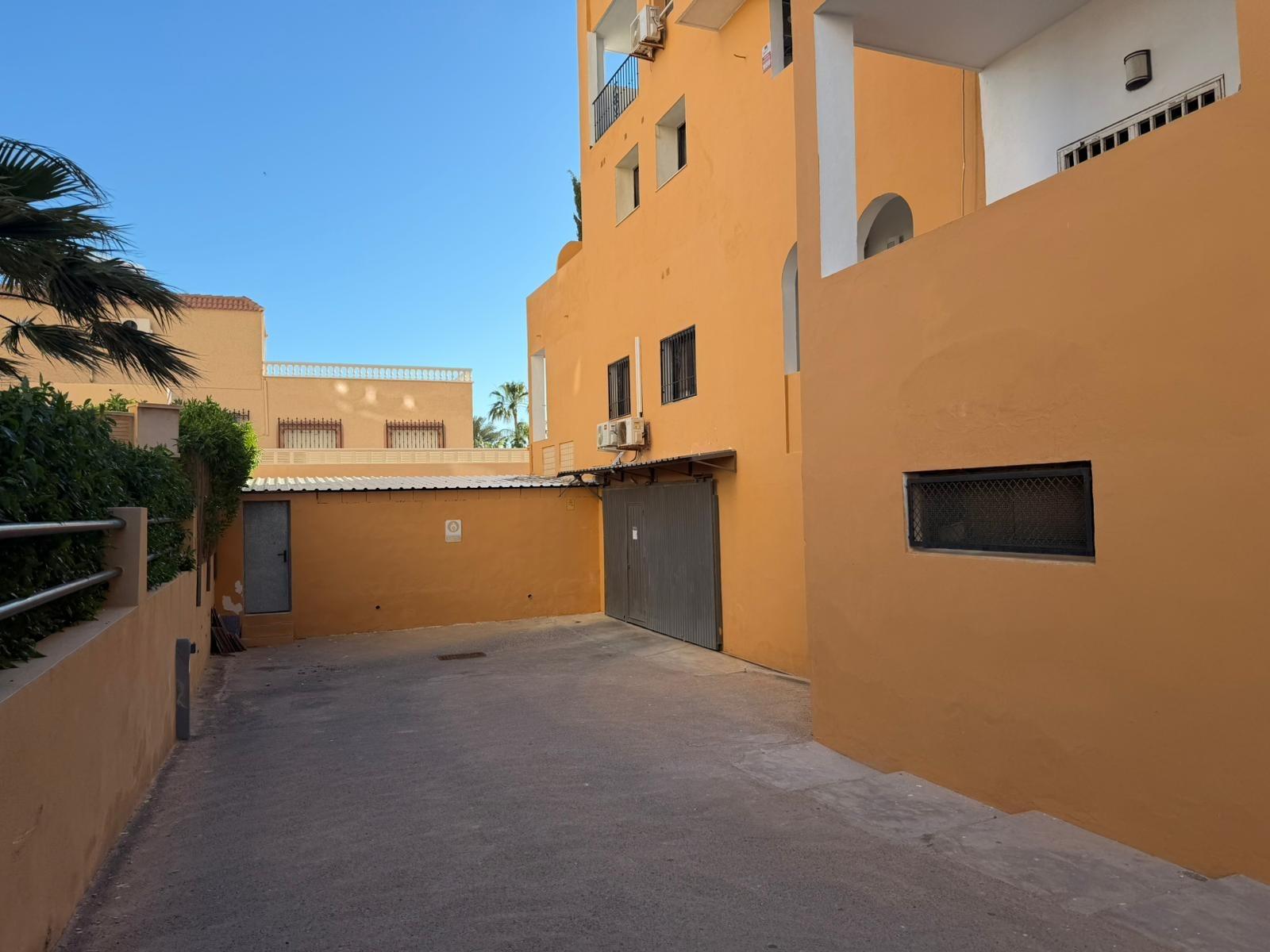 ¿Vives por la zona de Apartamentos Fénix y necesitas una plaza de garaje cómoda y segura? en Roquetas de Mar foto 9 ¿Vives por la zona de Apartamentos Fénix y necesitas una plaza de garaje cómoda y segura?