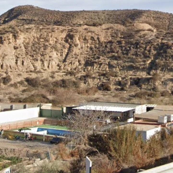 Finca rústica con casas