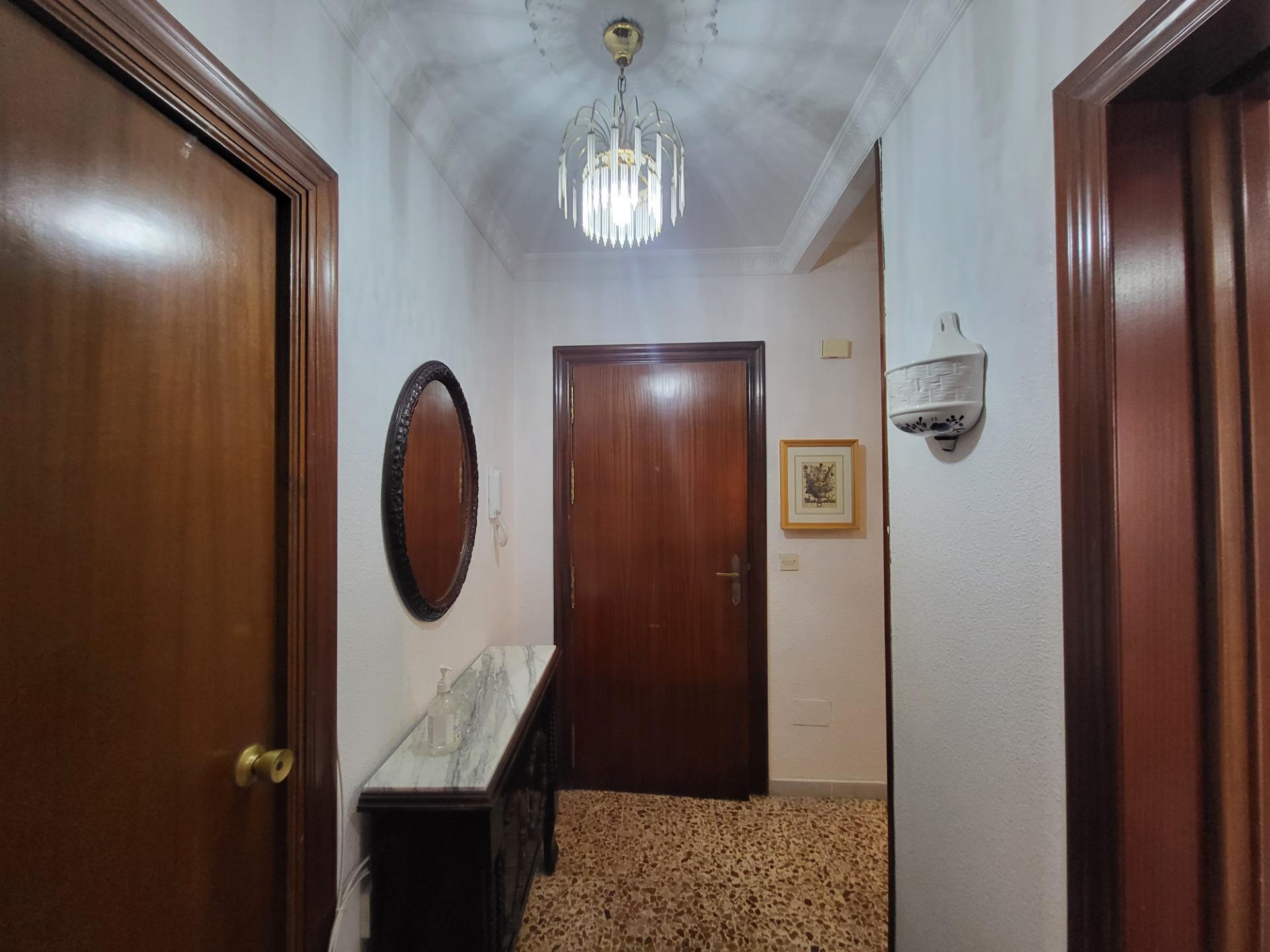 PISO PARA ESTUDIANTES Y PROFESORES (agua y luz incluido) en Almeria foto 5 PISO PARA ESTUDIANTES Y PROFESORES (agua y luz incluido)