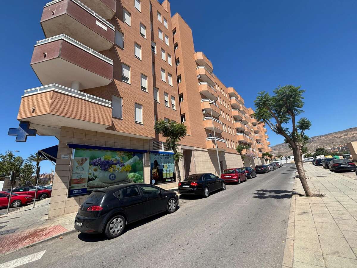 Piso de 65 m² en Vícar en Venta por 149000€