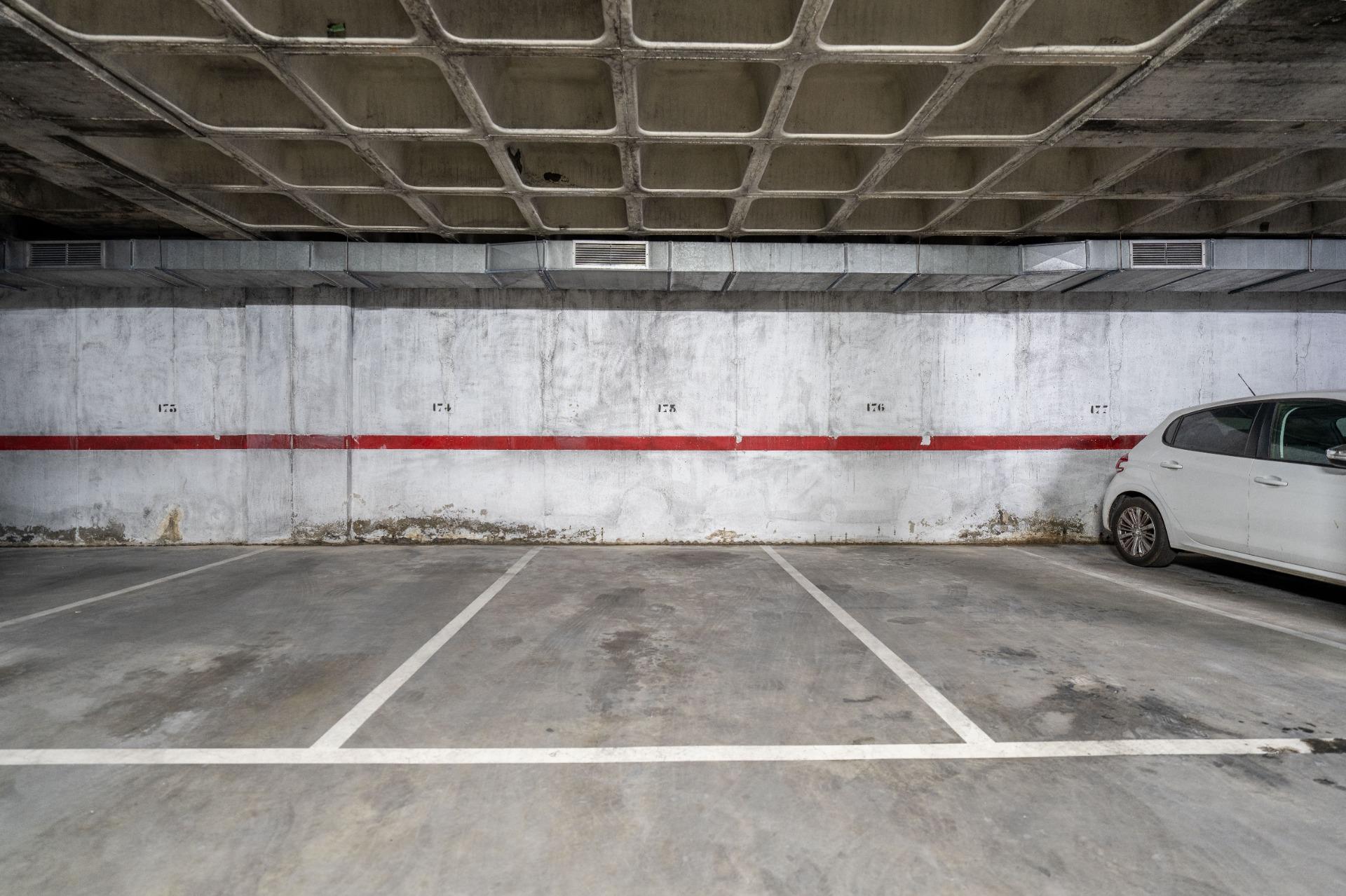 Plaza de garaje en Residencial los Castaños III en Roquetas de Mar