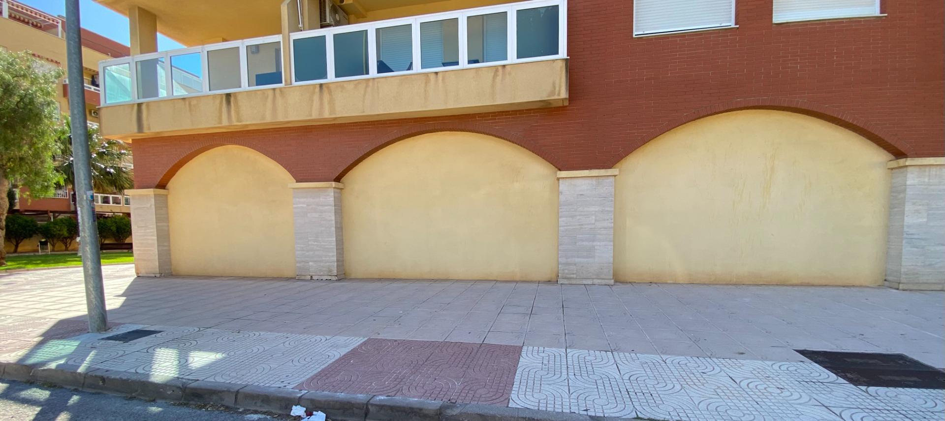 Se alquila local estratégico en Aguadulce