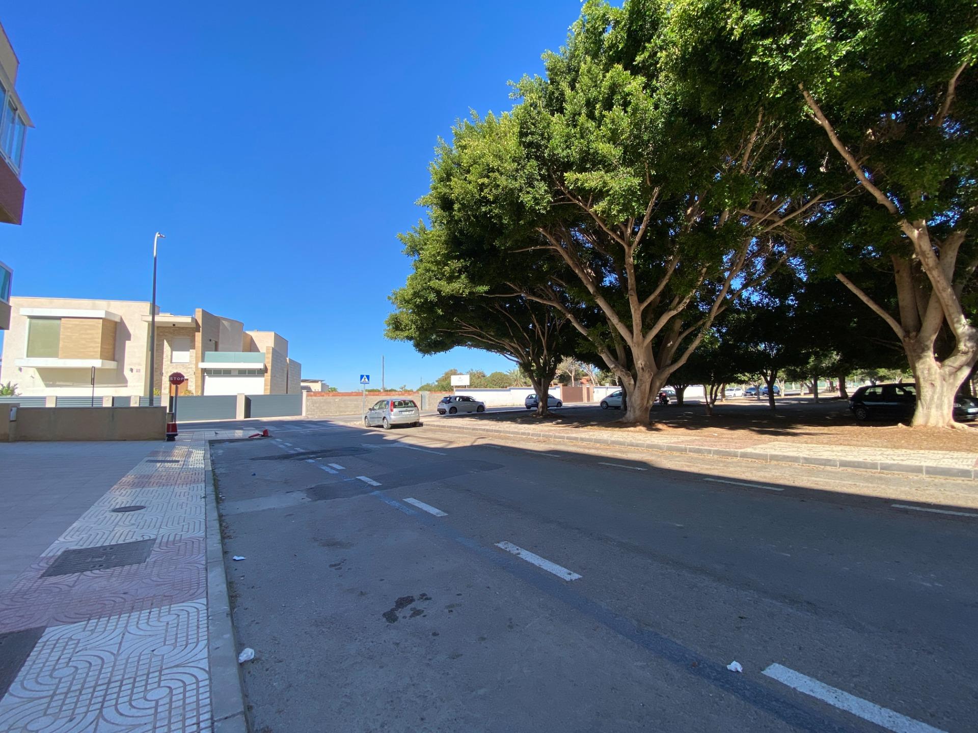 Oportunidad de oro en Aguadulce: Local en Bruto para diseñar tu negocio a medida en Aguadulce Almeria foto 5 Oportunidad de oro en Aguadulce: Local en Bruto para diseñar tu negocio a medida
