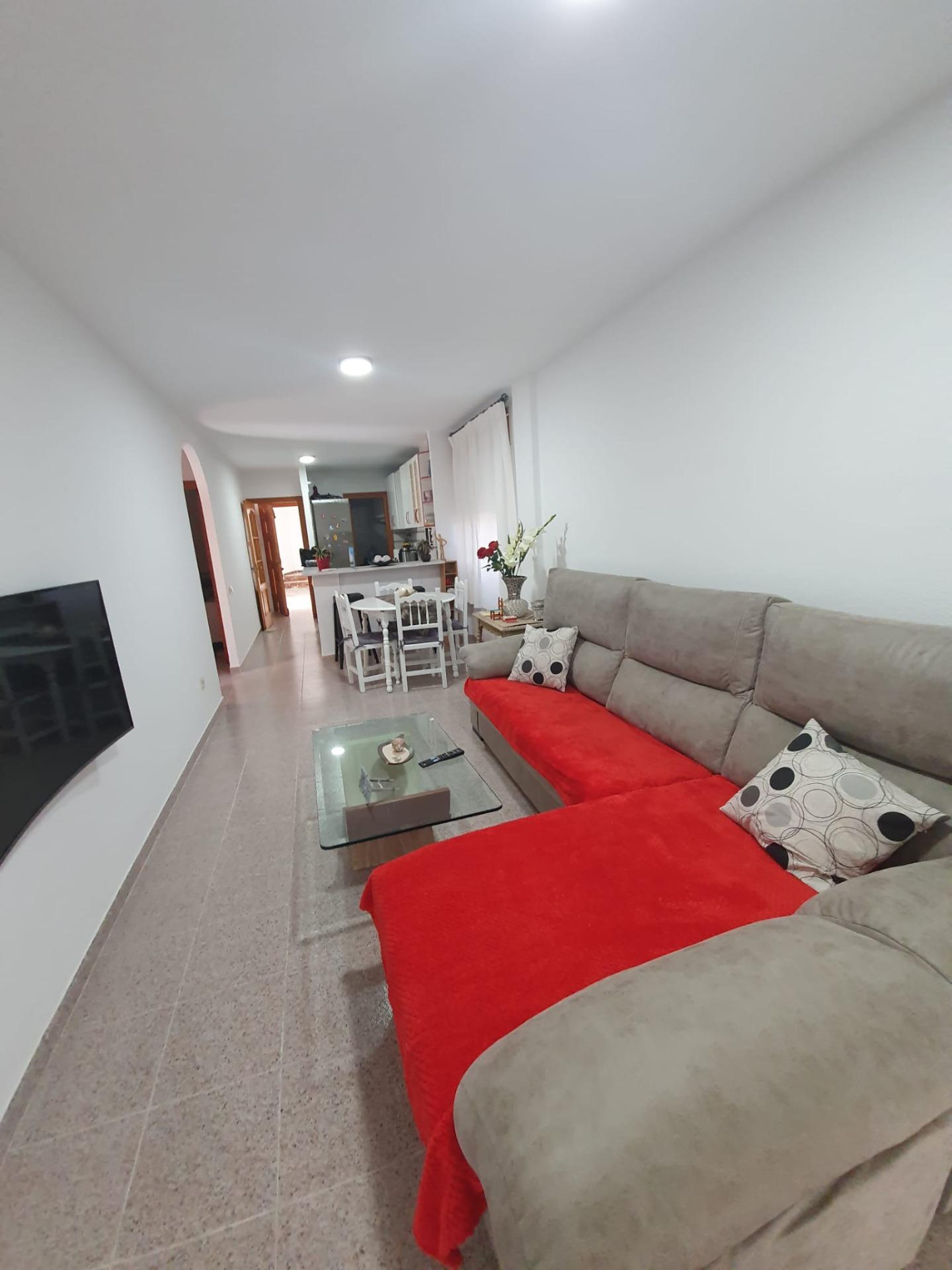 Piso Seminuevo en Aguadulce con Piscina y Cerca del Mar