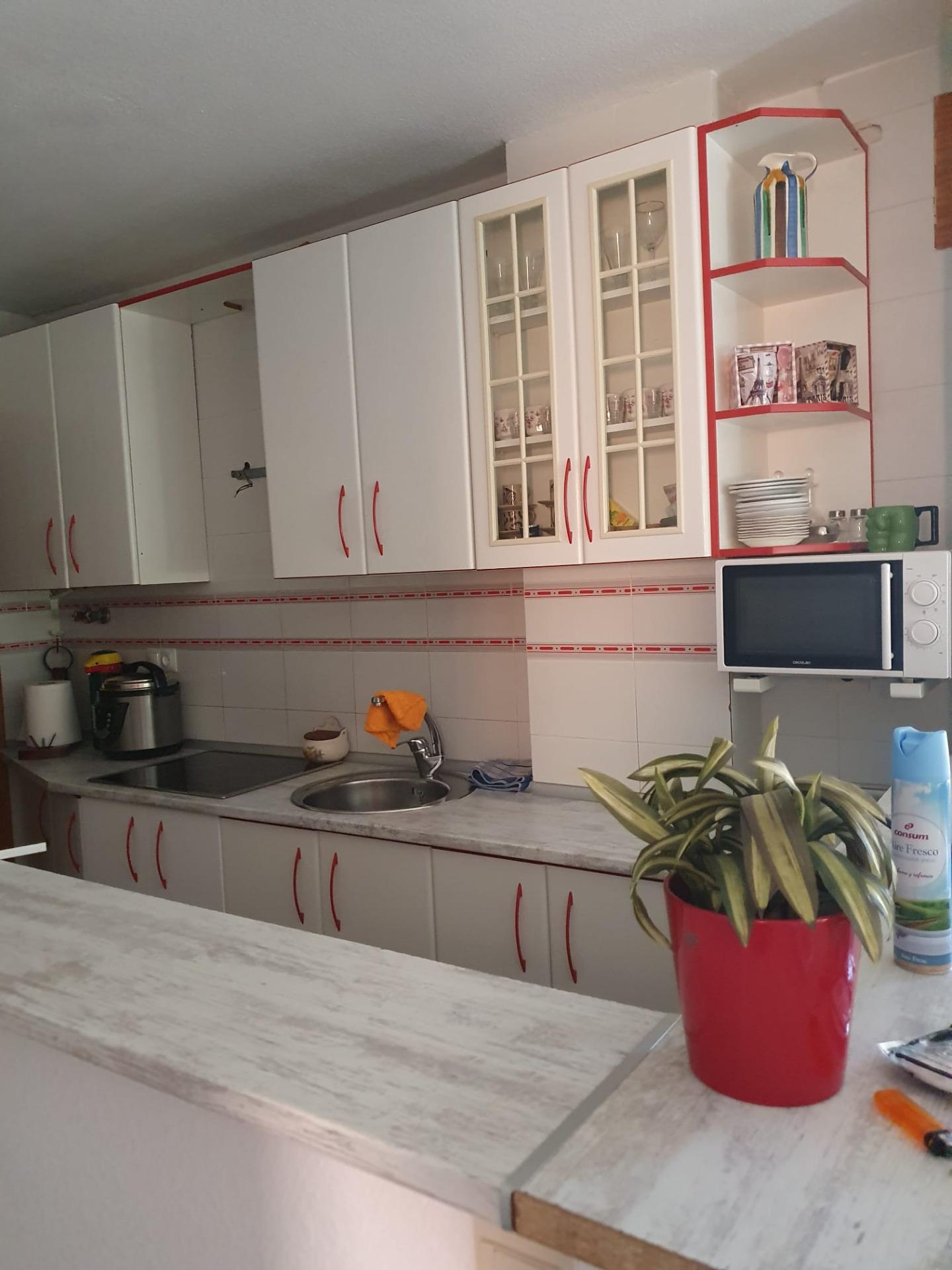 Piso Seminuevo en Aguadulce con Piscina y Cerca del Mar