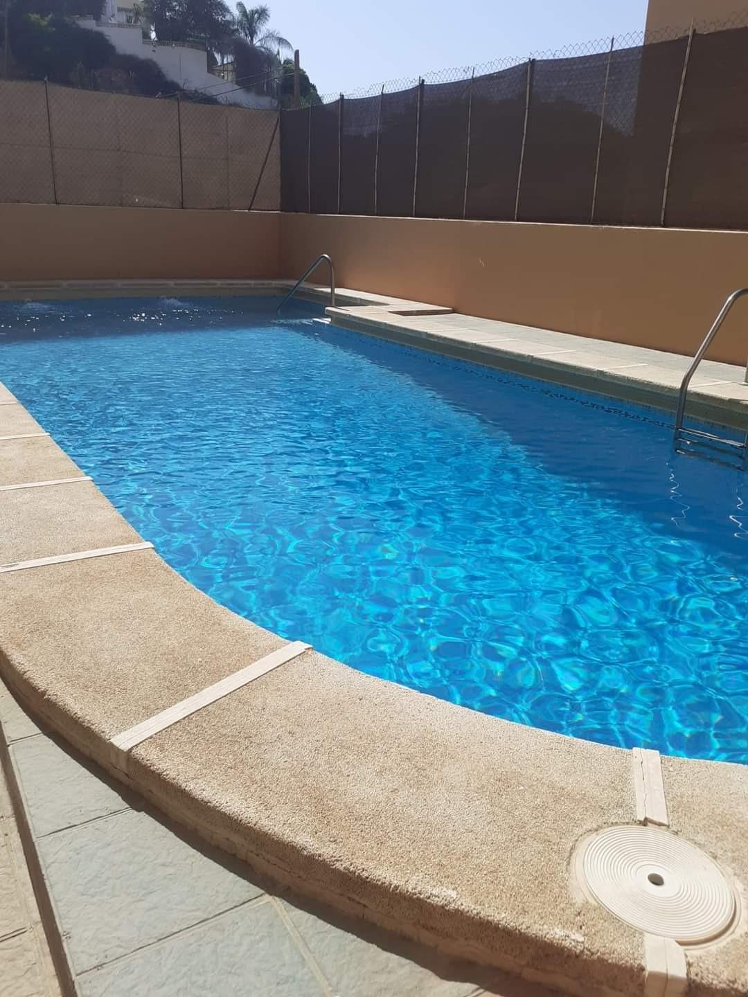 Piso Seminuevo en Aguadulce con Piscina y Cerca del Mar