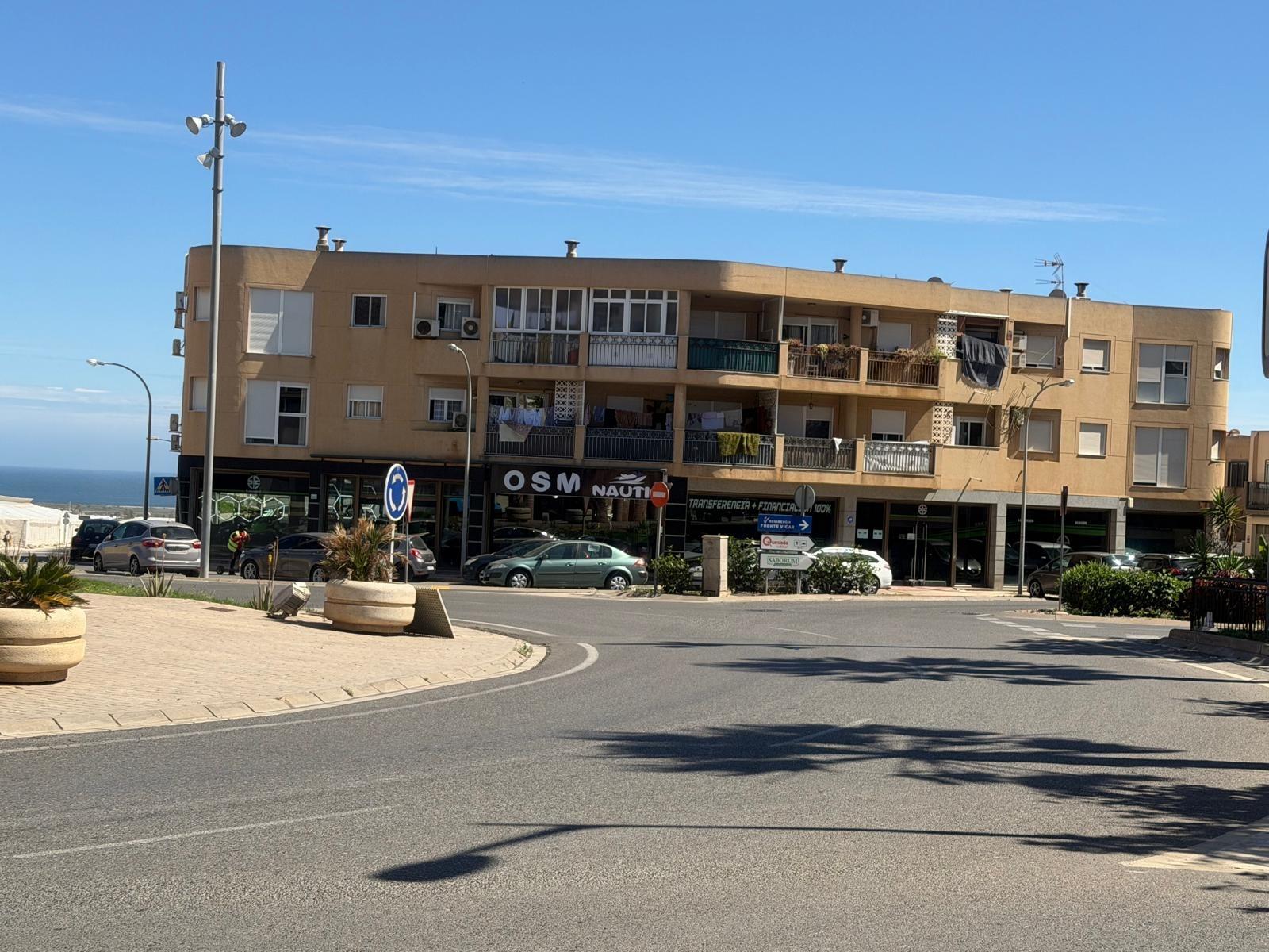 ESPECTACULAR LOCAL COMERCIAL DE 470 m2 CON 60 METROS DE FACHADA EN UNA DE LAS MEJORES UBICACIONES DE VÍCAR