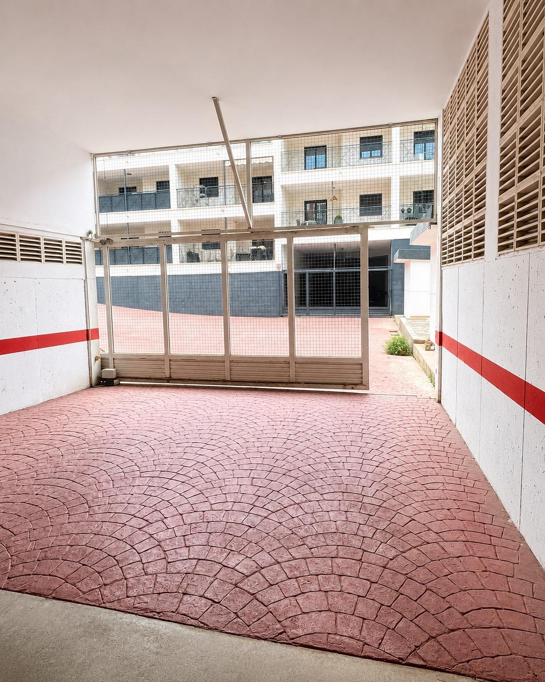 AMPLIA PLAZA DE GARAJE DE 17 M2 EN AGUADULCE SUR en Aguadulce Almeria foto 6 AMPLIA PLAZA DE GARAJE DE 17 M2 EN AGUADULCE SUR