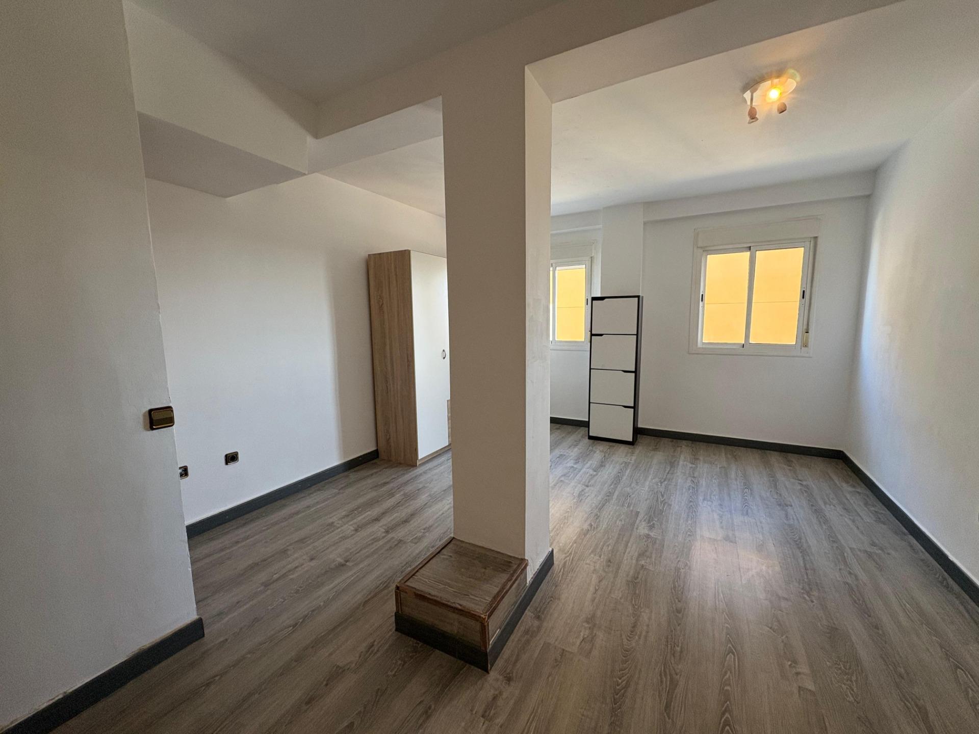 Piso dúplex reformado a 400 metros de la playa en Aguadulce