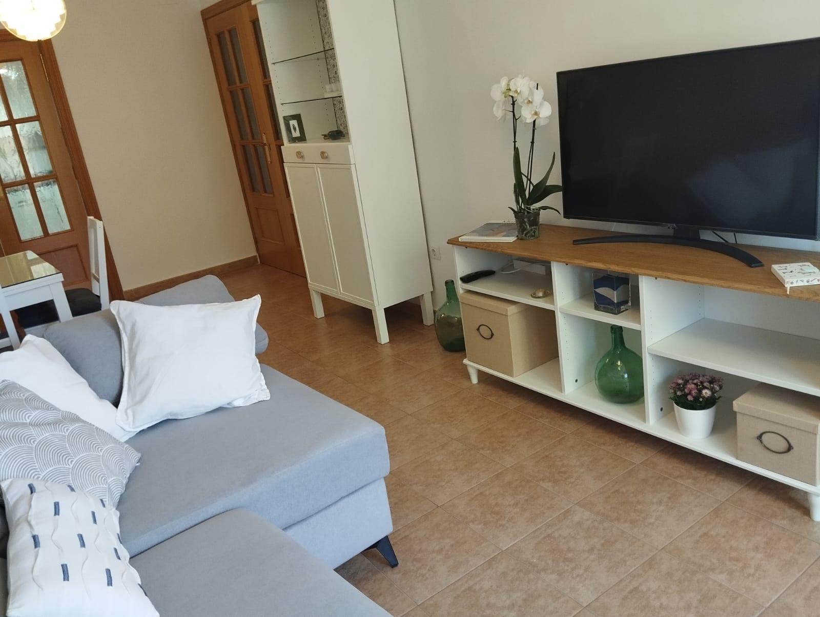 Se Alquila piso en Carboneras