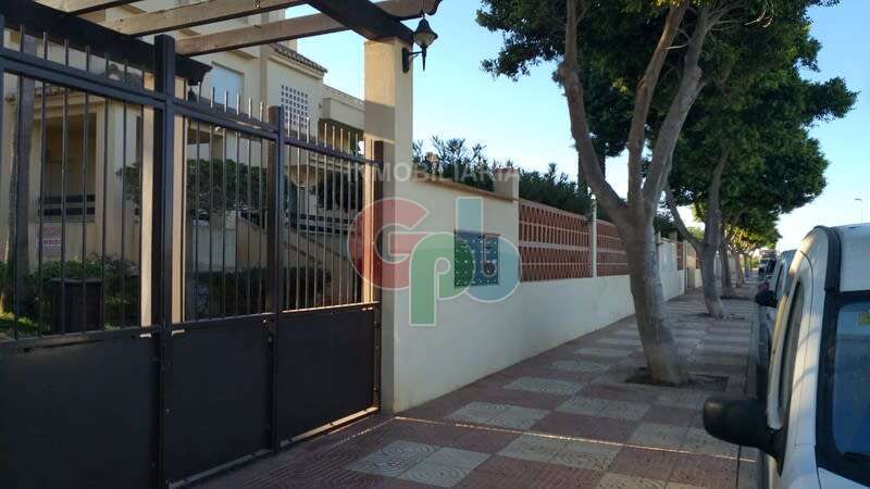 Piso de 88 m² en Roquetas de Mar en Venta por 158800€