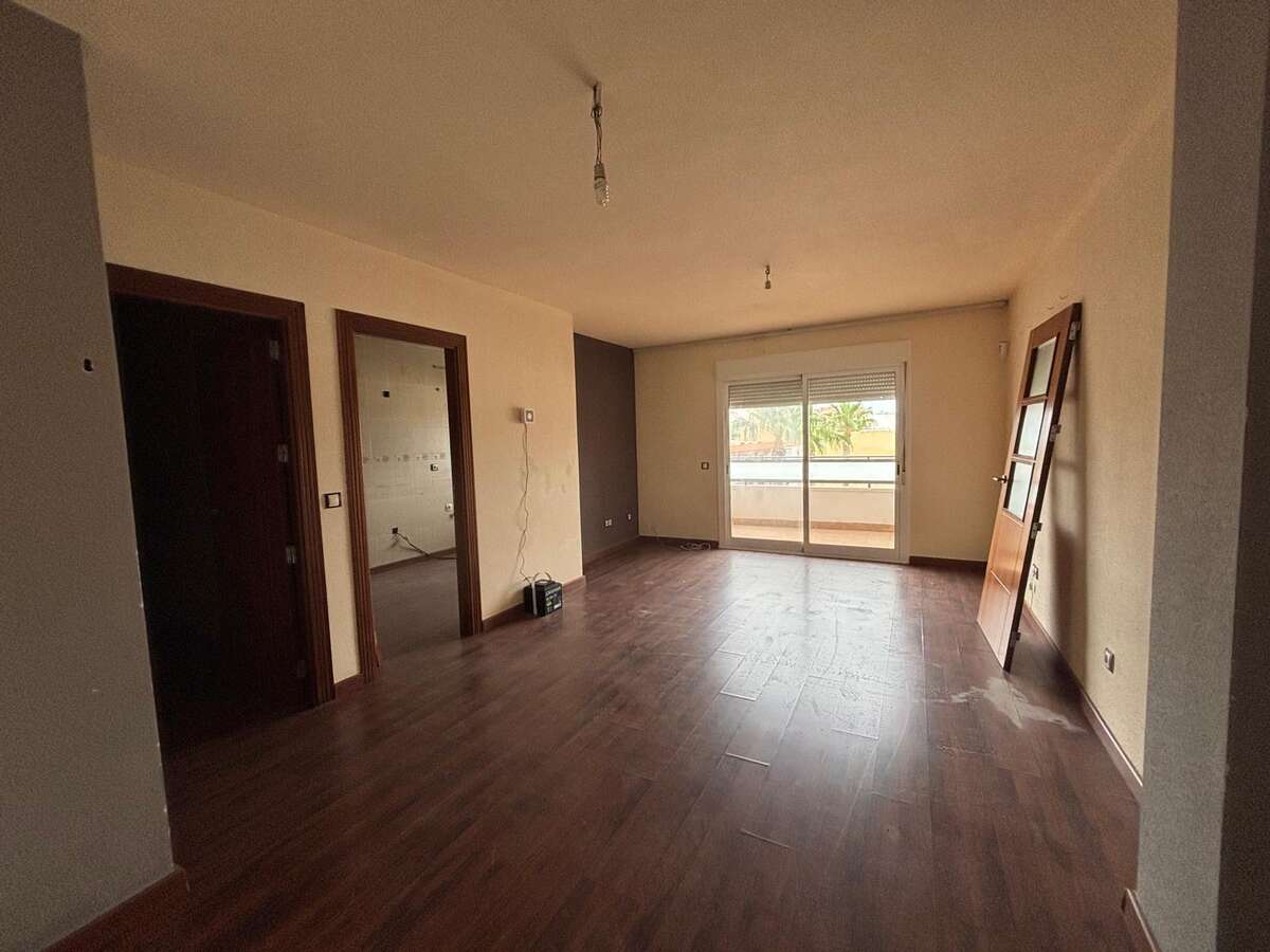 Piso de 87 m² en Roquetas de Mar en Venta por 110000€