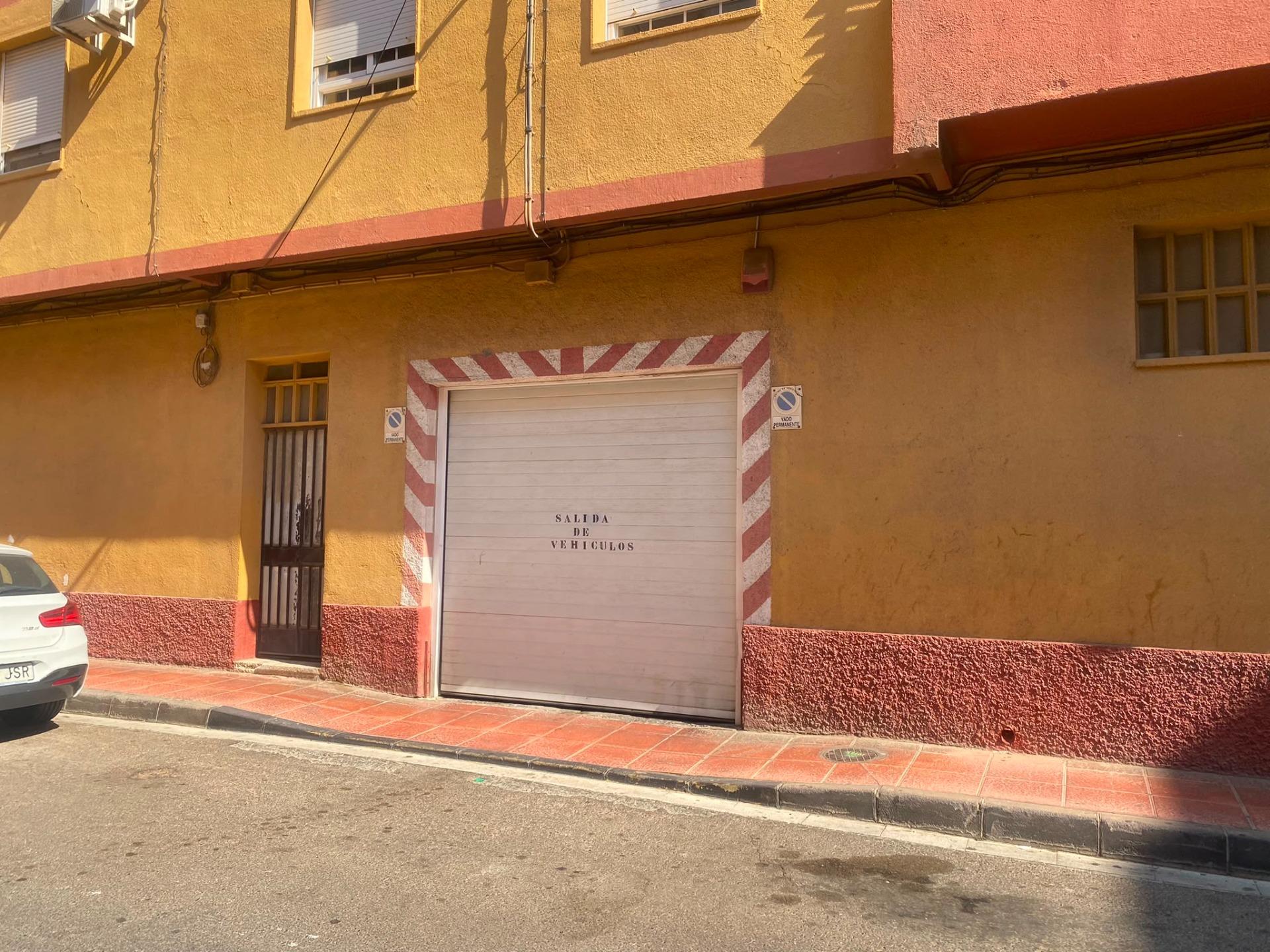 PLAZA GARAJE EN BENAHADUX