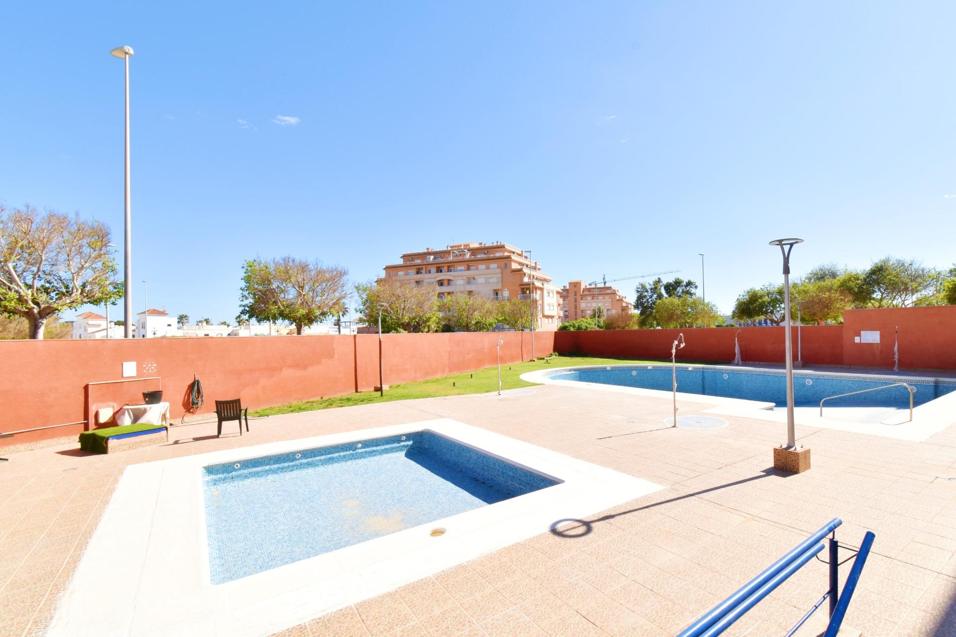 ESTUDIO MUY CERCA DEL MAR