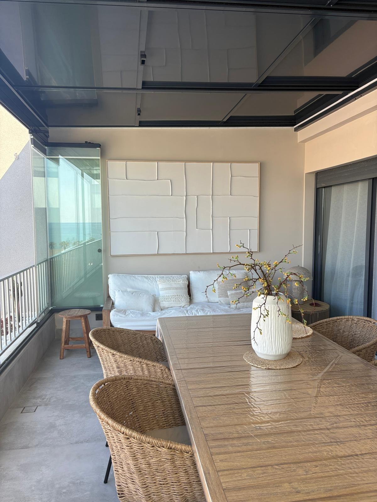 ️ ¡Exclusivo apartamento desde septiembre a junio en Playa Serena con vistas al mar!