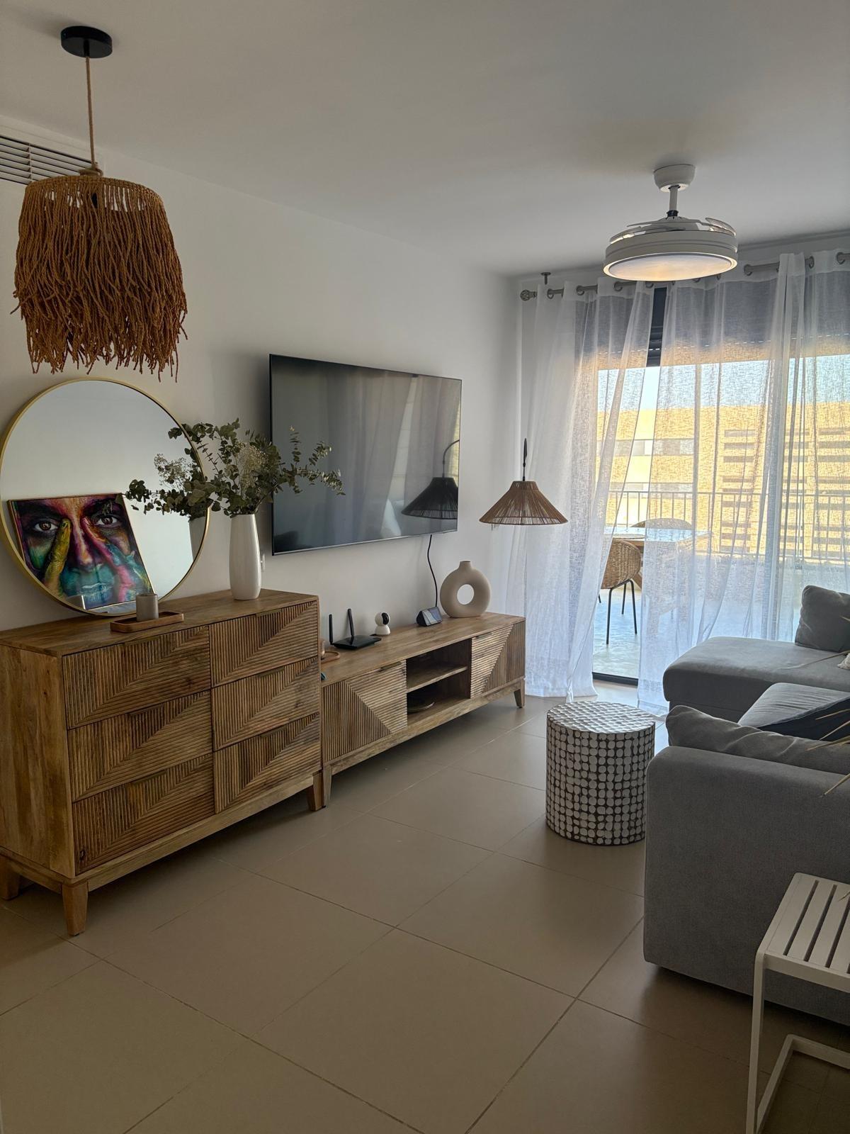 ️ ¡Exclusivo apartamento desde septiembre a junio en Playa Serena con vistas al mar!