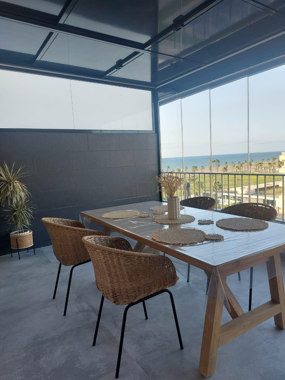 ️ ¡Exclusivo apartamento desde septiembre a junio en Playa Serena con vistas al mar!
