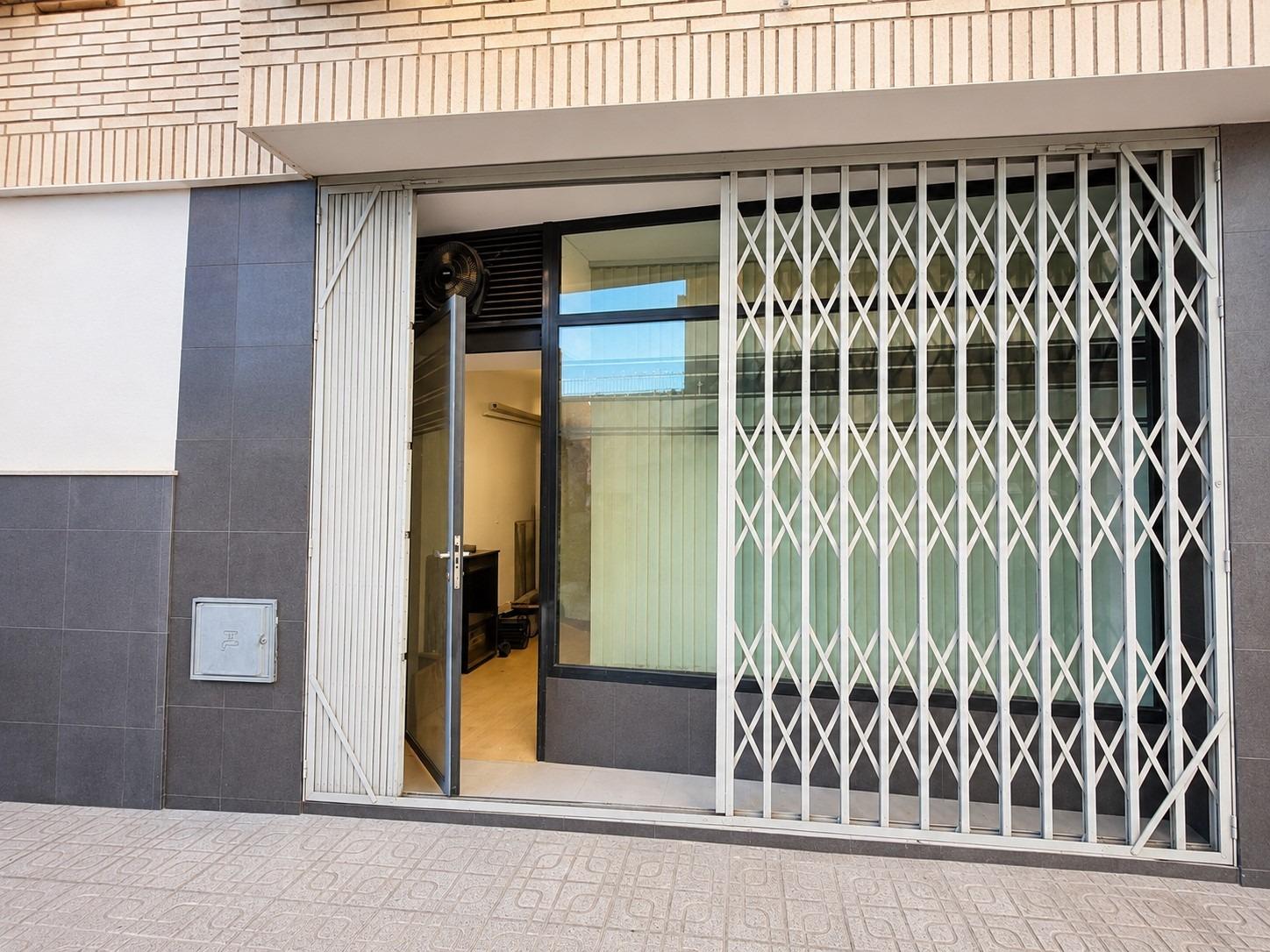 **Oficina / local comercial  junto a Avenida del Mediterráneo – Almería**