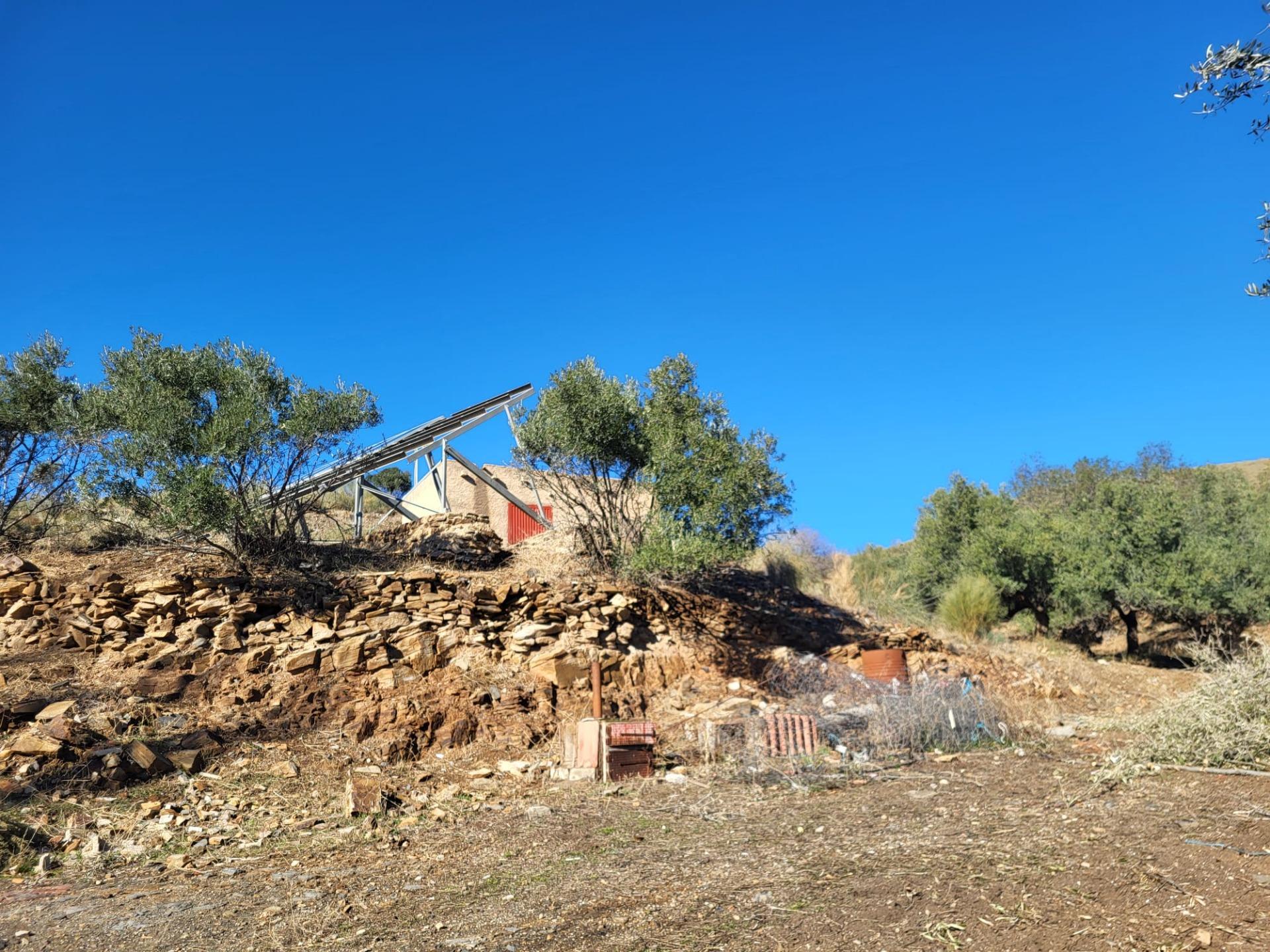 SE VENDE FINCA EN ABLA Y ESCULLAR