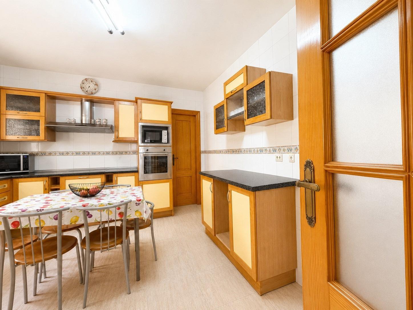 Piso en venta en Calle Adelfa