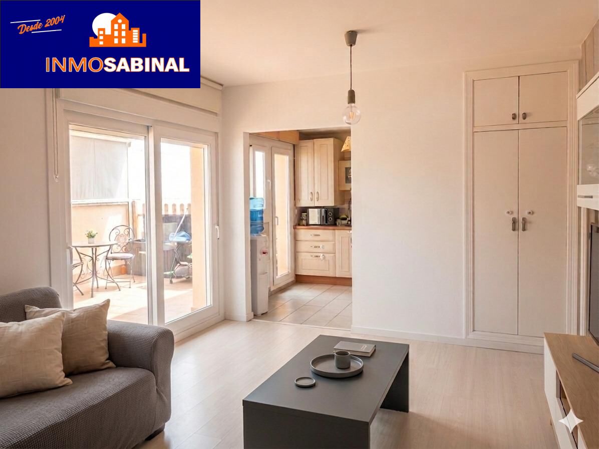 Moderno Ático en Aguadulce Sur con Amplia Terraza y Piscina