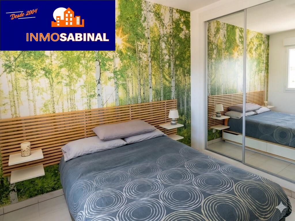 Moderno Ático en Aguadulce Sur con Amplia Terraza y Piscina
