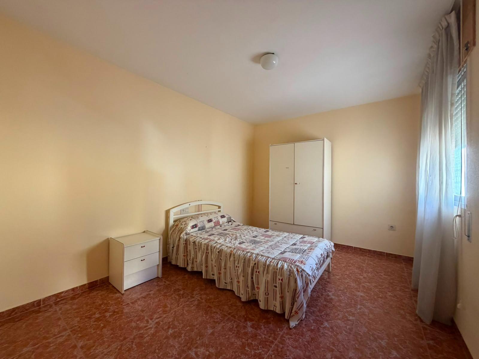 Amplia Casa Dúplex en El Ejido Sur - €175