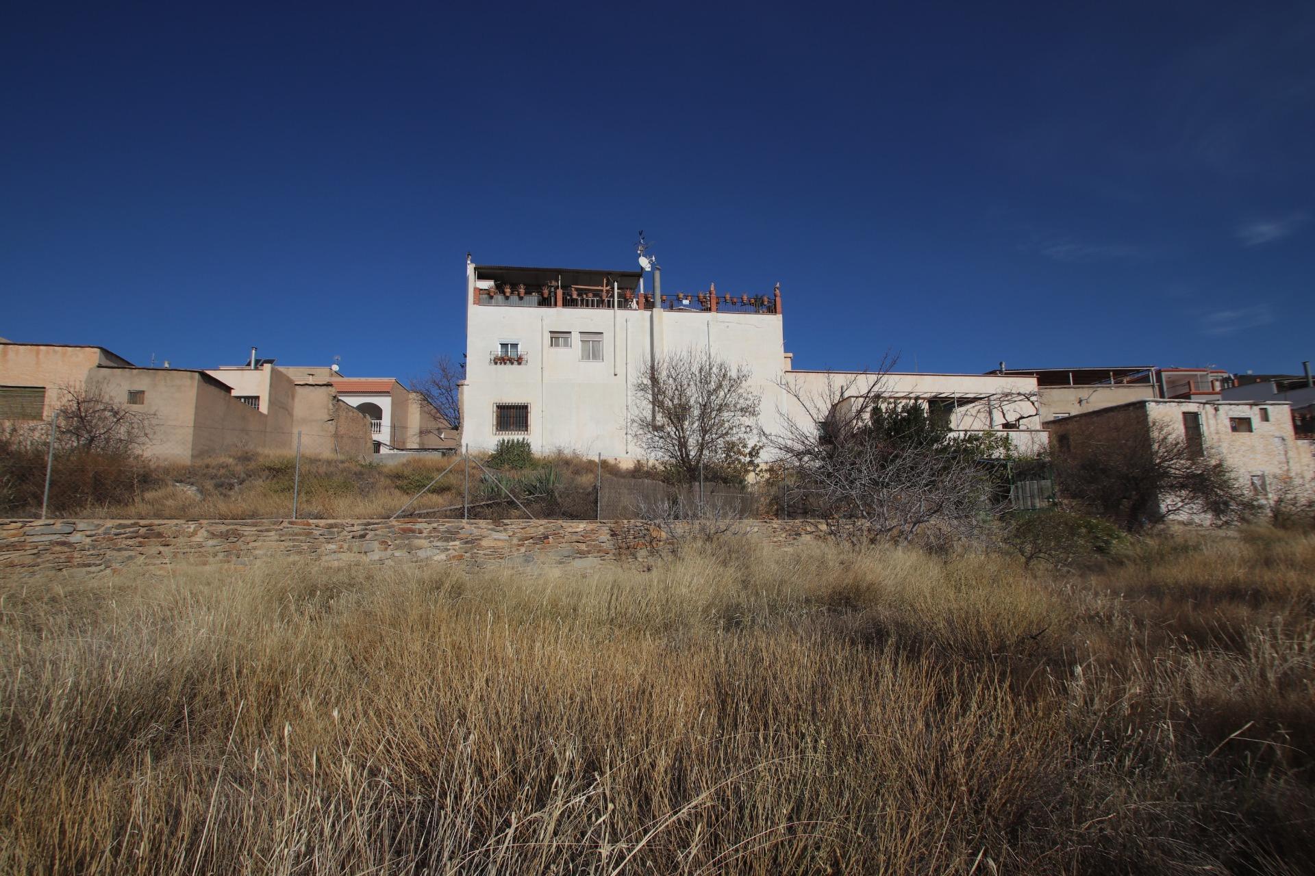 Suelo urbano edificable con terreno agrícola anexo en Gérgal en Gergal foto 3 Suelo urbano edificable con terreno agrícola anexo en Gérgal