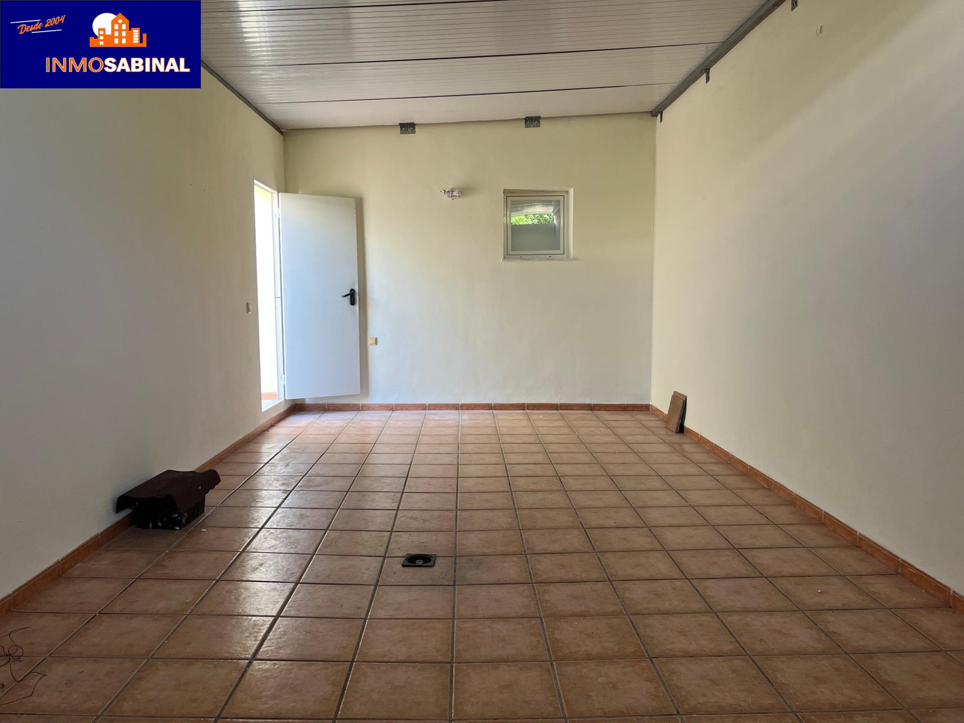 Alquiler de un Adosado Seminuevo en Aguadulce Norte