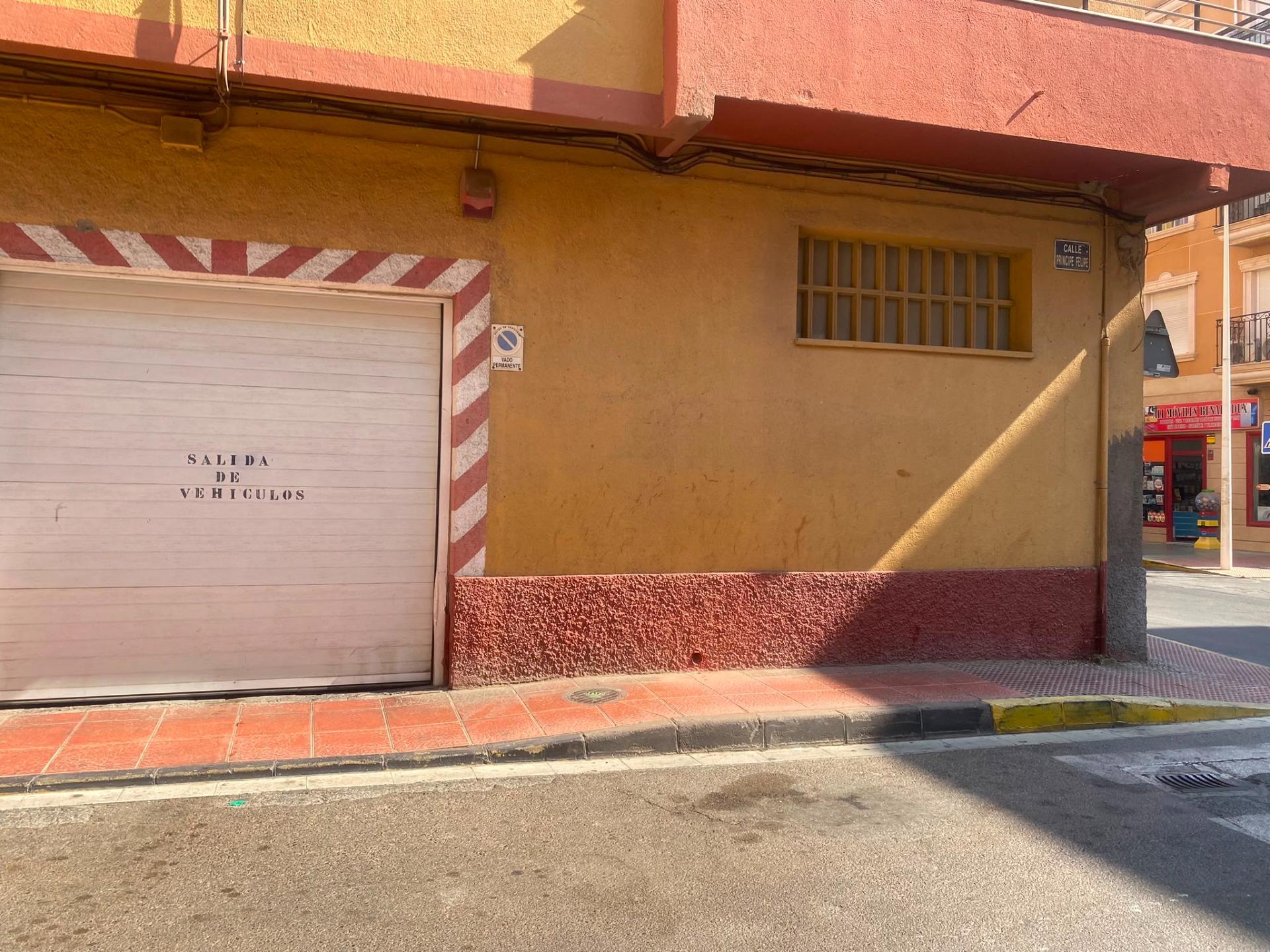 PLAZA GARAJE EN BENAHADUX