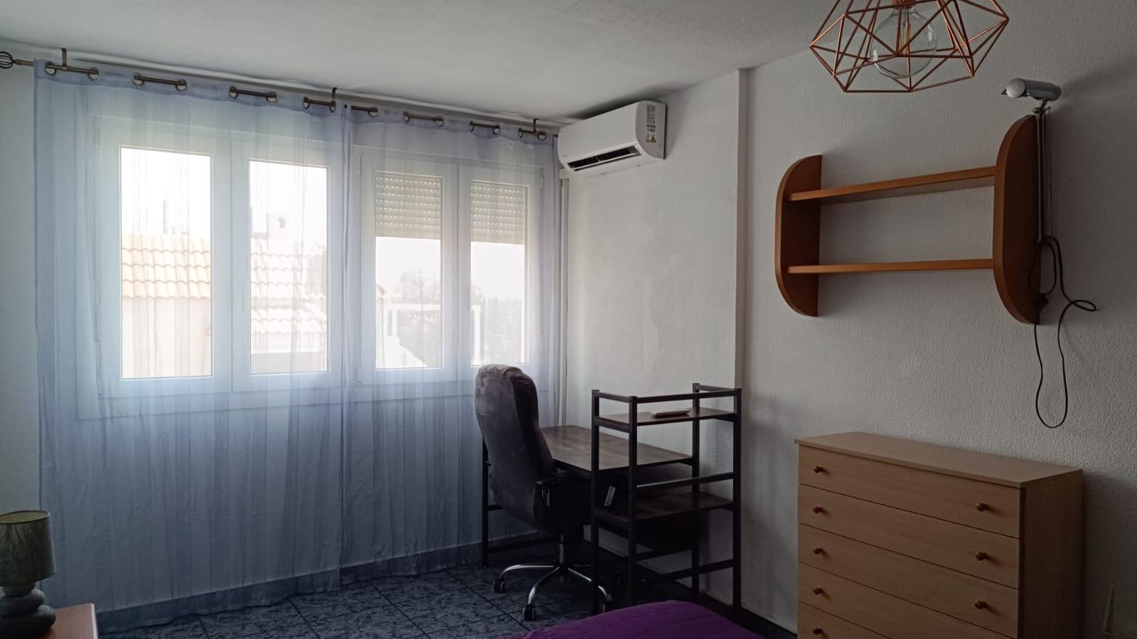 HABITACIÓN EN ALQUILER EN CASA COMPARTIDA (COSTACABANA)