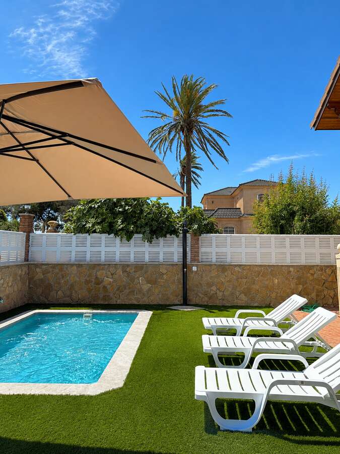 ky-629522-1 Casa-Chalet de 220 m² en Aguadulce en por 3600€