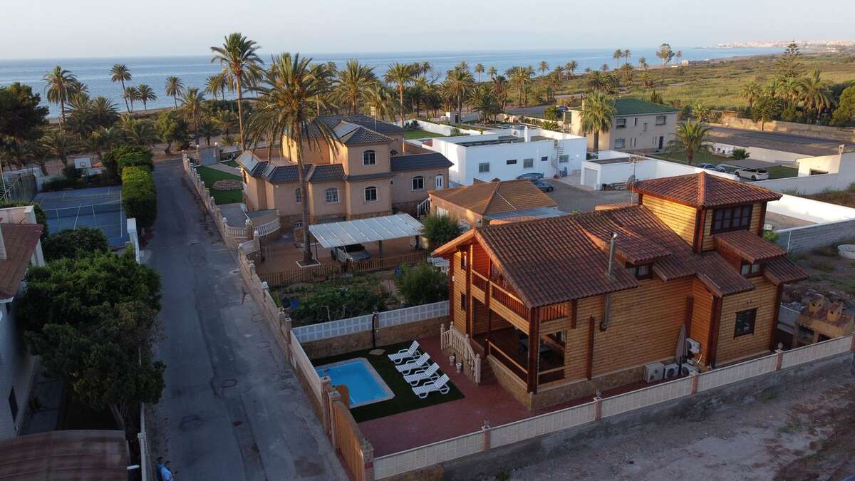 ky-629522-3 Casa-Chalet de 220 m² en Aguadulce en por 3600€