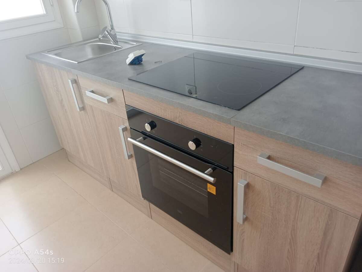 Piso de 78 m² en Roquetas de Mar en Alquiler por 670€