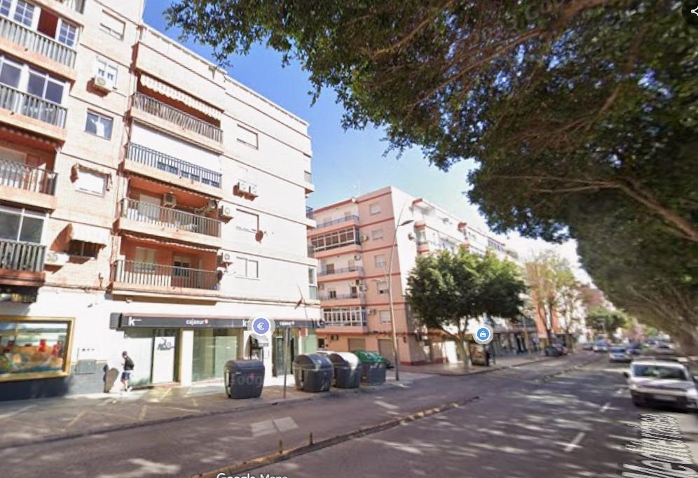 ¡Piso en alquiler para estudiantes en Avenida Mediterráneo - Almería!