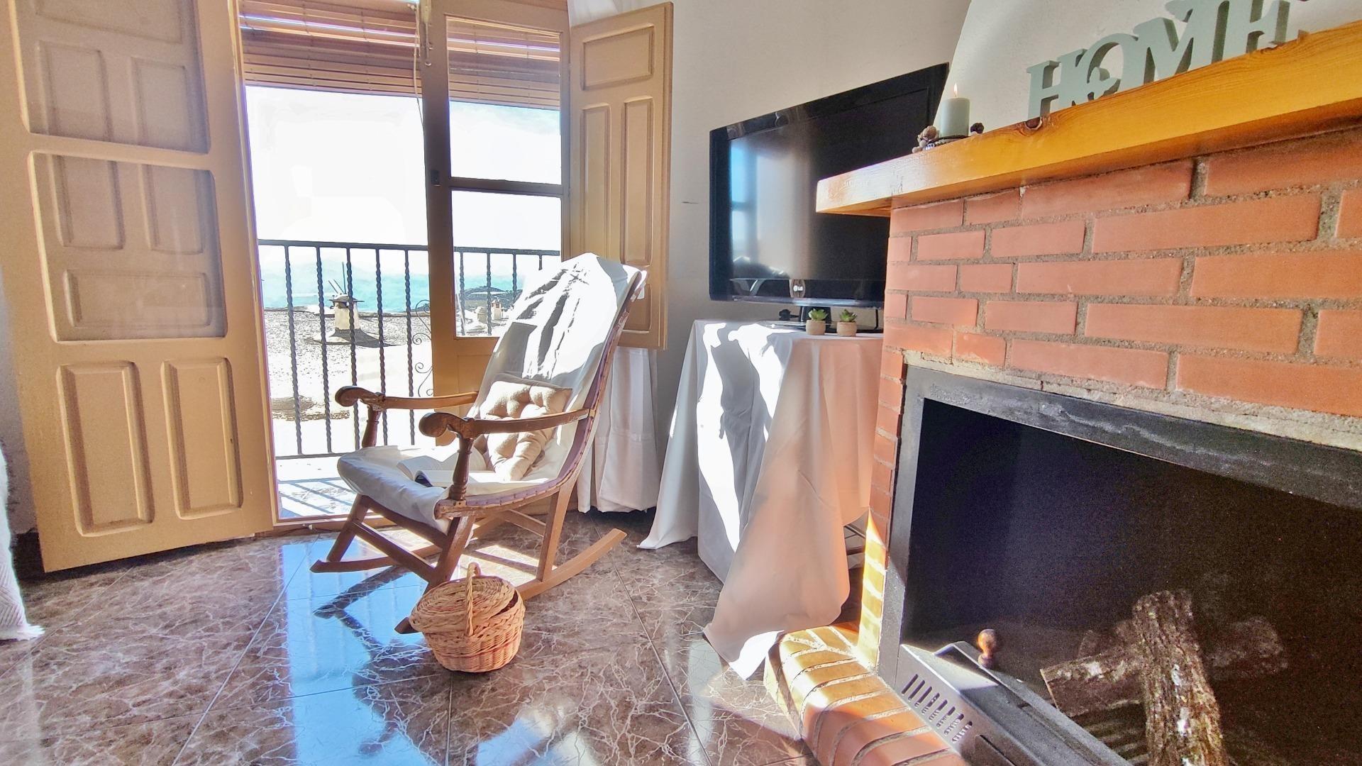 Venta de casa en el centro de  Laroles