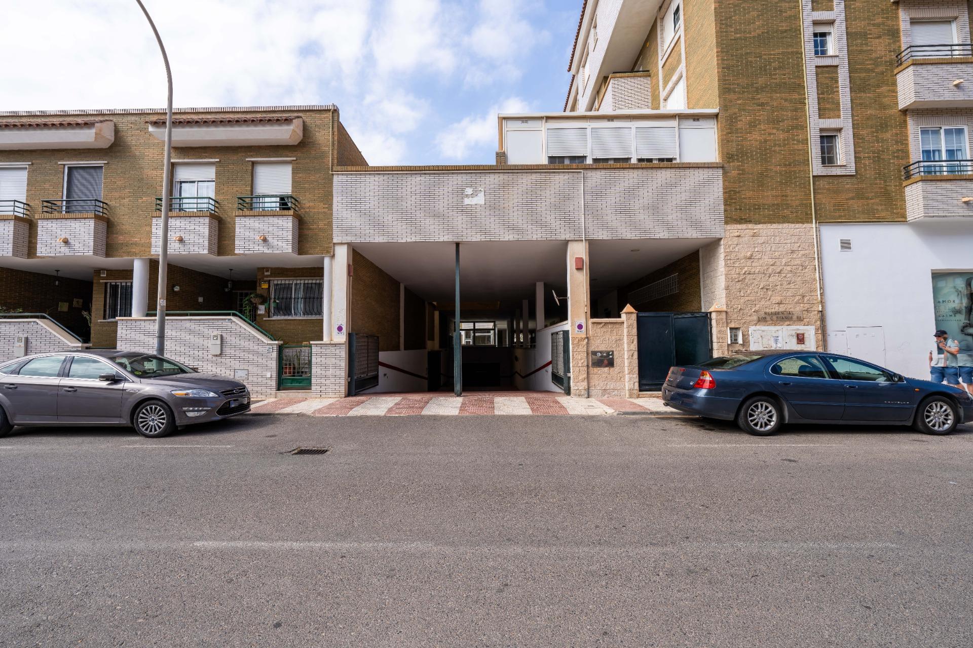 Plaza de garaje en Residencial los Castaños III en Roquetas de Mar