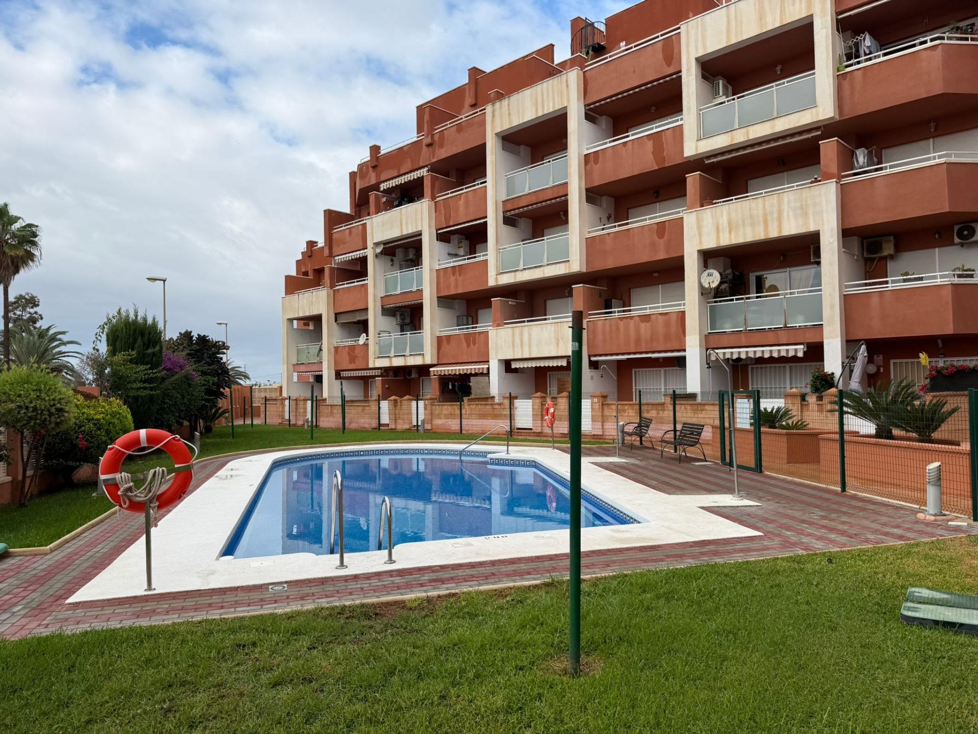 ACOGEDOR PISO EN VENTA EN ROQUETAS DE MAR