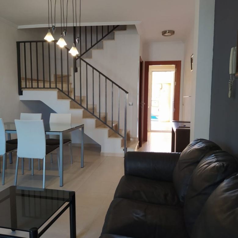 DUPLEX EN ALQUILER EN LA ZONA DE HUERCAL
