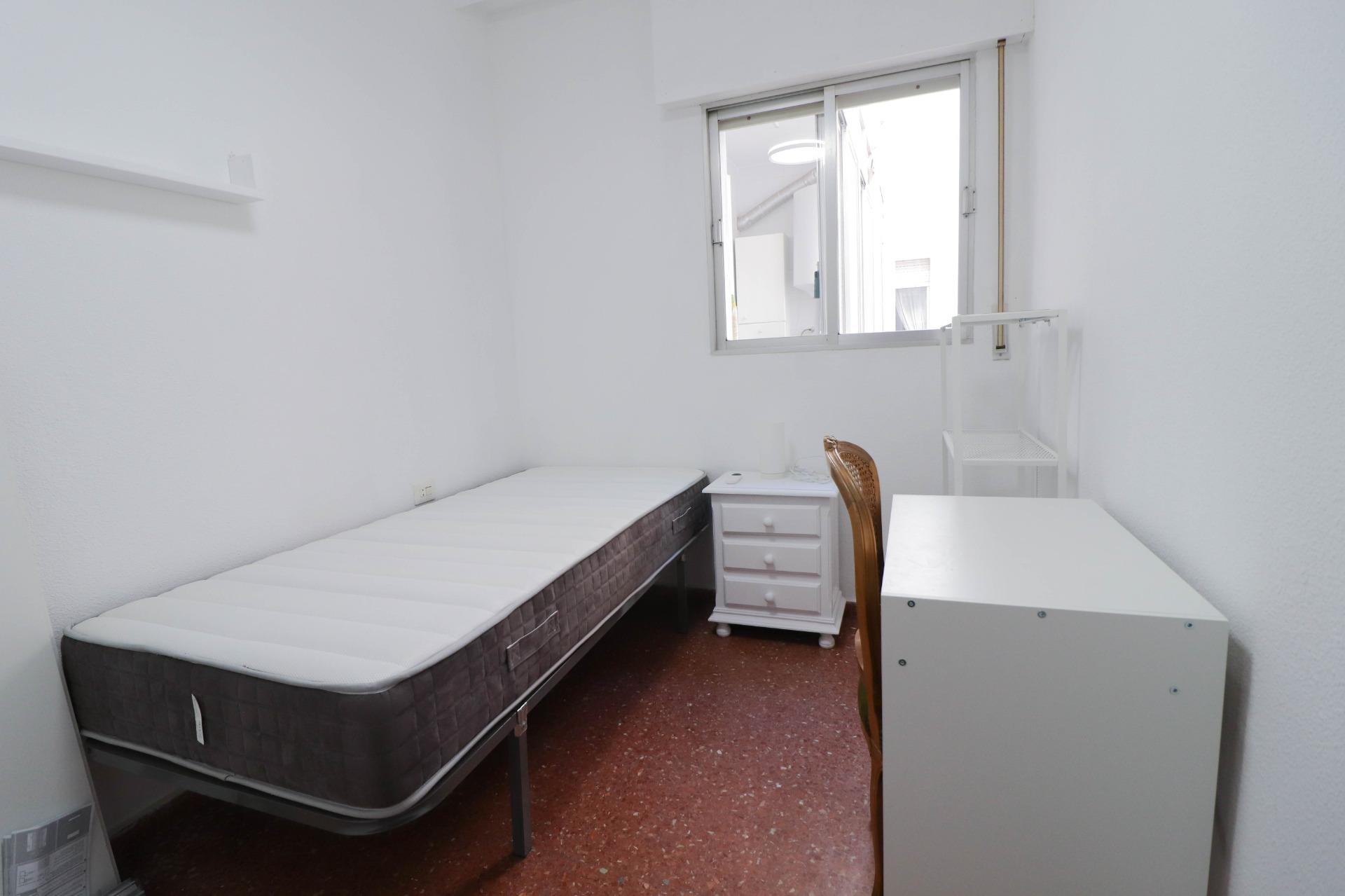 🏡✨ ALQUILER DE HABITACIÓN EN NUEVA ANDALUCÍA (ALMERÍA) ✨🏡